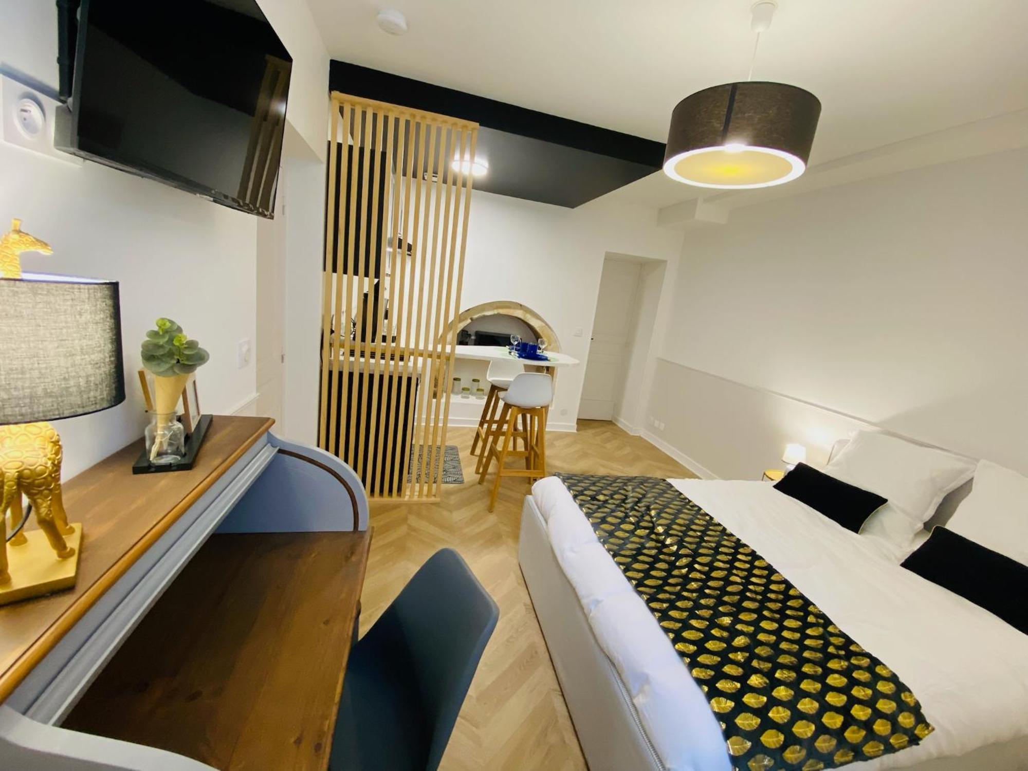 Le Studio Haslay Seraucourt En Plein Coeur De Ville De Bourges - Charme De L Ancien Et Confort Contemporain 외부 사진